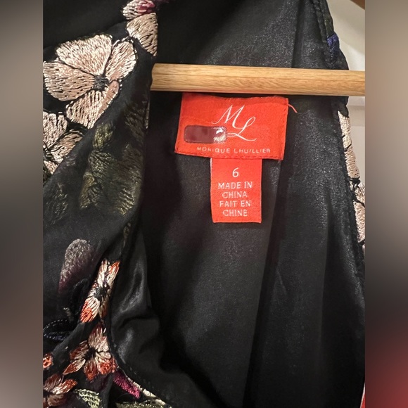 Monique Lhuillier Black Floral Garden Embroidered Dress- size 6 - Picture 7 of 10